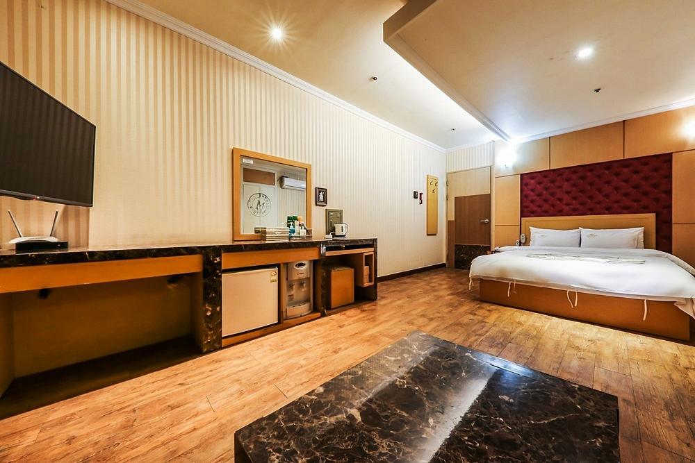 Coco Hotel Čchongdžu Exteriér fotografie